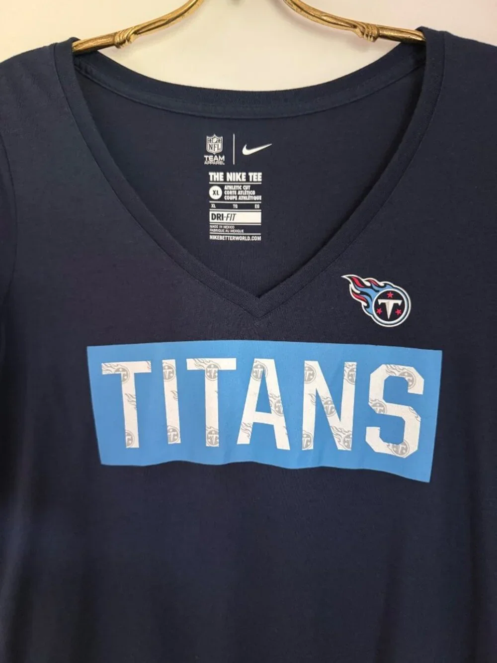 Nike Dri-FIT Tennessee Titans V-Neck T-Shirt Women’s XL Navy NFL